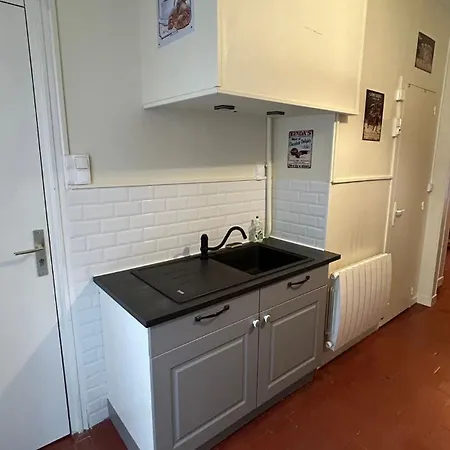 アパート Nouveau Vue Sur Port , 4 Personnes , Wifi *